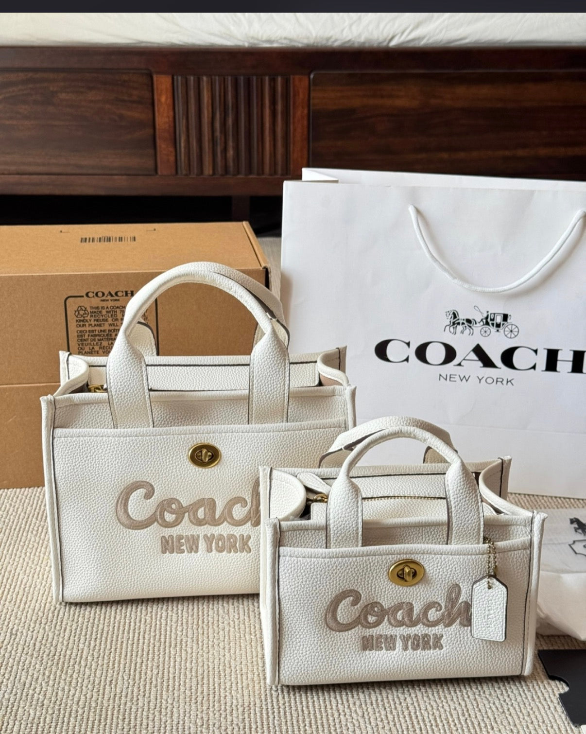 Tote bag